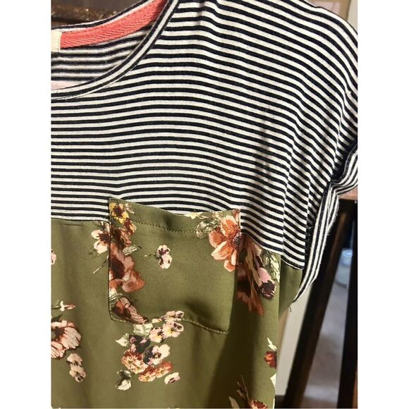 Rewind Women's Green Half Stripe Half Floral T-Shirt Size M - Picture 5 of 6